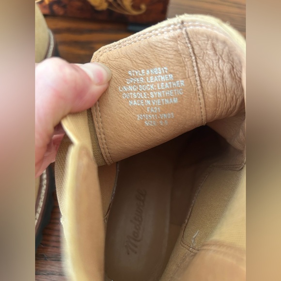 Madewell Camel Light Brown Leather Chelsea Boots - Picture 2 of 8